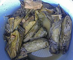 Archivo:Abala, malanga roja aceite palma y sal