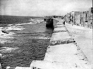 Archivo:Akka (Acre, Accho). Acre. Crusader sea wall. 1920 to 1933. matpc.15397
