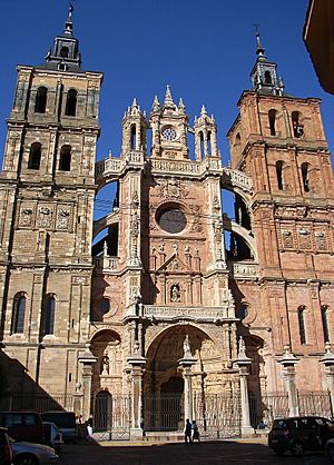 Astorga - Catedral, fachada.jpg