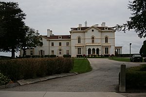 Archivo:Astors Beechwood Mansion (2966829057)