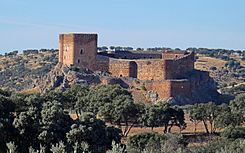 Castillo de Montizón (45860237681).jpg