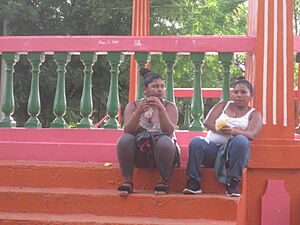 Archivo:Chinandega Mujeres