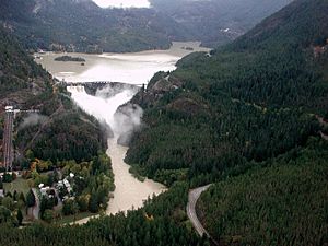 Archivo:Diablo Dam Skagit 2003 Flood