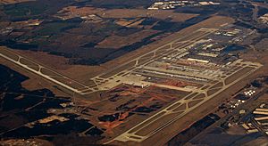 Archivo:Dulles Airport