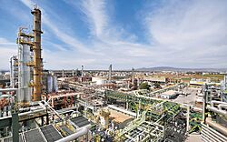 Archivo:Fotografía panorámica de la refinería de Salamanca, México