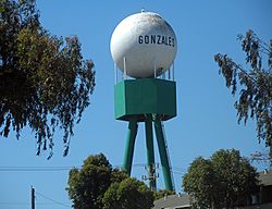 Gonzales water tower.jpg