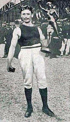 Archivo:Gustave Sandras, champion olympique du concours général de gymnastique en 1900