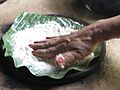 Homogeneizandola en el comal