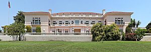 Archivo:Huntington art gallery at huntington library california (cropped)