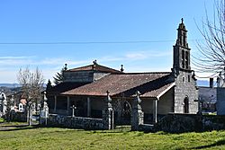 Igrexa de San Vitoiro da Mezquita - norte.jpg
