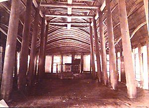 Archivo:Inside.Church,Niue,Thomas Andrew 1896