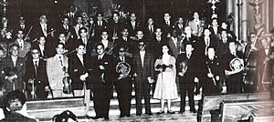 Archivo:Integrantes de la OSX en 1954