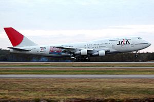 JA8185 'Yokoso! Japan' Boeing 747-346 Japan Asia Airways (JAA) (10252756814).jpg