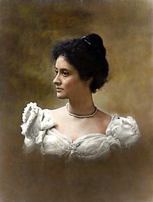 Kaiulani in 1897, wearing pearl necklace, colorized by Mark Miller.jpg