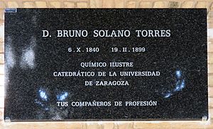 Archivo:Lápida nicho Bruno Solano Torres