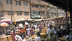 Archivo:Market in Lagos, Nigeria