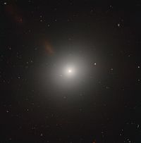 Archivo:Messier105 - HST - Potw1901a