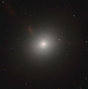 Archivo:Messier105 - HST - Potw1901a