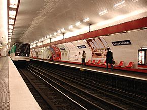 Metro Paris - Ligne 3 - station Louise Michel 03.jpg