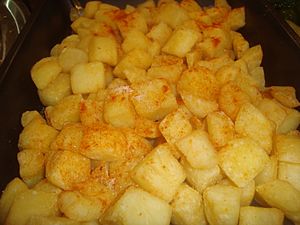 Archivo:Patatas en dados fritas para guarnición
