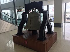 PhillyAirportLibertyBellLegos