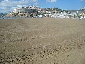 Archivo:Playa Sur de Peñiscola