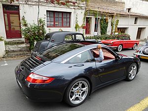 Archivo:Porsche 997 Targa 4, right view