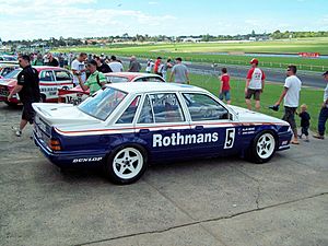 Archivo:Rothmans 'HDT' Holden VL Commodore Group A SS
