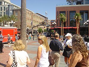 Archivo:San Diego Gaslamp Quarter entrance