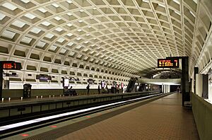 Archivo:USA-Metro Farragut West0