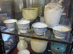 Archivo:Vietnamese ceramics2