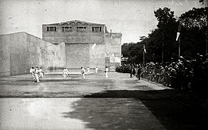 Archivo:1023210 fronton de atocha 1917 fondo foto car Ricardo marin kutxateka