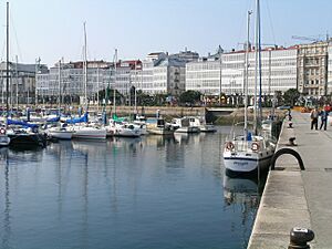Archivo:A coruna puerto deportivo