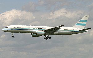 Archivo:Argentina Boeing 757-23A Tango 01 Transporte Presidencial 1 Lebeda