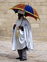 Archivo:Beta Israeli Kahen at the Western Wall