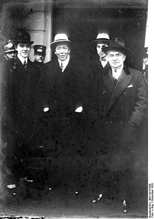 Archivo:Bundesarchiv Bild 102-07006, Völkerbundtagung, Außenminister Titulescu