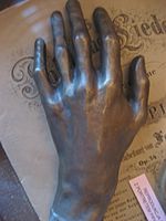 Archivo:Cast of Chopin's hand