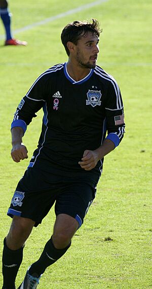 Archivo:Chris Wondlowski vs FC Dallas, 2013