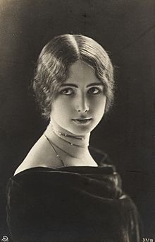 Cléo de Mérode, ca 1903.jpg