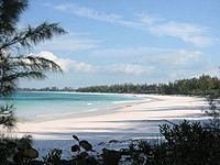 Archivo:Club-med-beach-governors-harbour-eleuthera-bahamas
