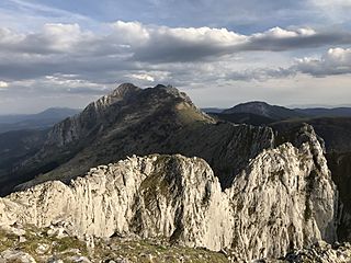 Cordal del Anboto paso del Diablo.jpg