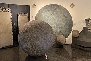 Archivo:Diquis Stone Spheres Museo Nacional CRI 01 2020 1880