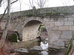 Archivo:El Escorial, puente romano2