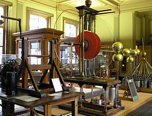 Archivo:Electrostatic generator Teylers Museum