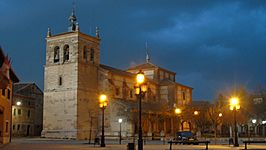 Escalona del Prado. Iglesia de San Zoilo y Plaza Mayor