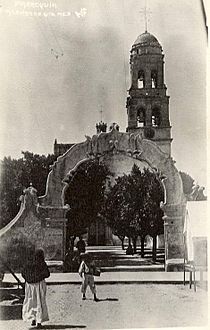 Archivo:Francis of Assisi Church, Acambaro, Guanajuato State, Mexico - 2007
