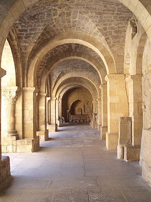 Archivo:Galería del claustro de San Isidoro--2