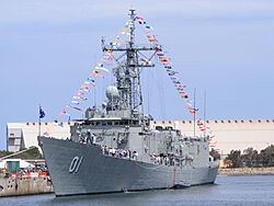 HMAS Adelaide FFG01 front port.jpg