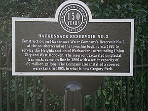 Archivo:Hackensack Reservoir No.2 historical marker-Weehawken Heights