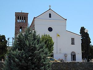 Archivo:Iglesia de Agia Paraskevi (Calcis, isla de Eubea).